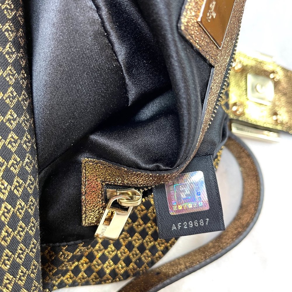 Auc New Fendi Zucchino Metallic Gold Canvas Mamma bag - Picture 6 of 17